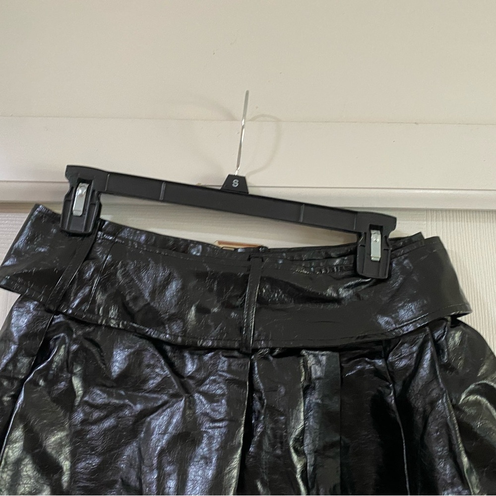 Reclaimed Vintage‎ Black Faux Leather Mini Skirt Size 4 - Picture 6 of 7